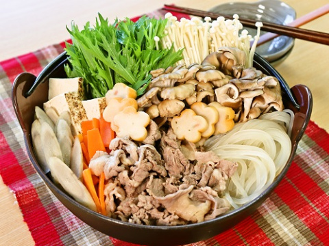 生マロニーと牛肉の冬野菜鍋