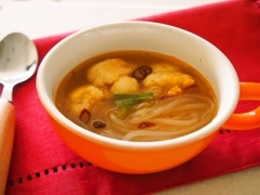 カリフラワーとマロニーの中華スープ