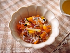 千切り野菜のプチプチサラダ