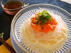 トマトとツナのプチプチそうめん