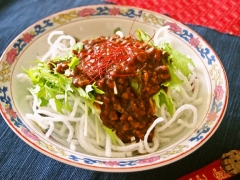 揚げマロニーの肉味噌あんかけ